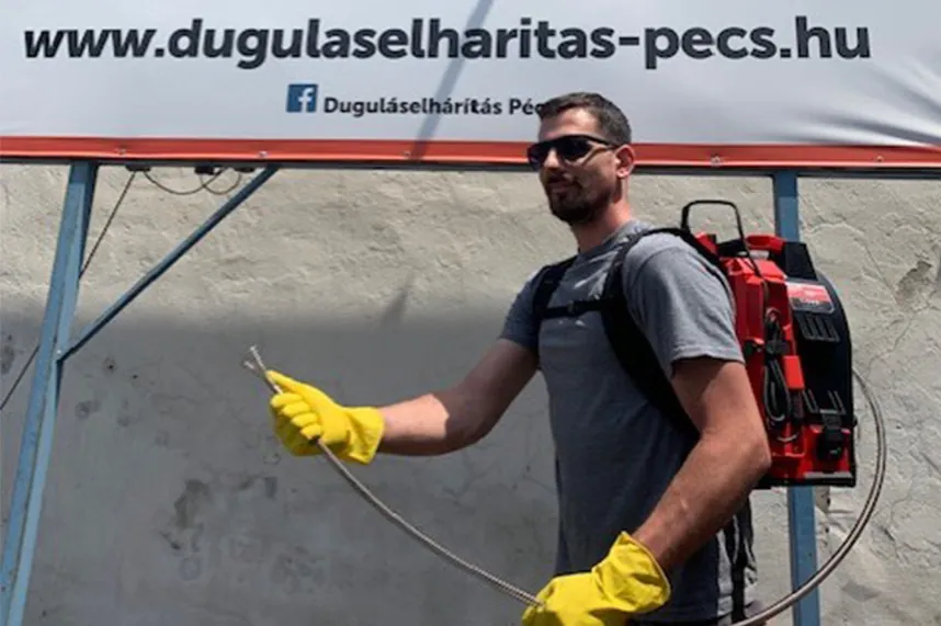 Szakember háti nagynyomású tisztítóval